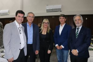 Secretário municipal Juliano Pires, Jaime de Souza, Desembargadora Haidée Denise Grin, Waltinho Koerich e Desembargador João Henrique Blasi