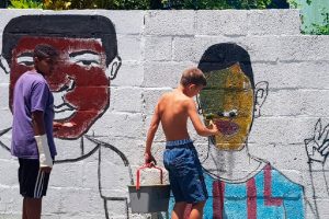 Festival Arte Com ministra oficina de grafite no Alto Centro