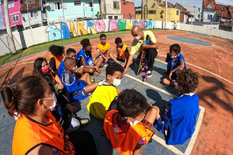 Medindo o Tempo - Educador Brasil Escola